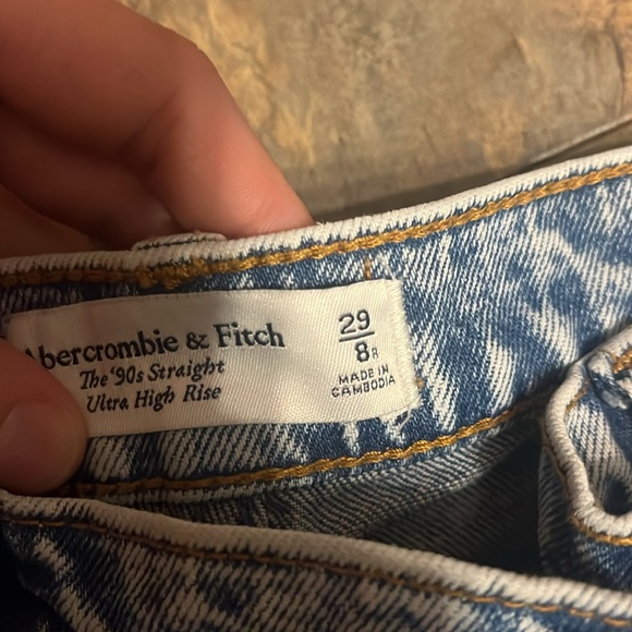 Abercrombie | 90s Ultra High Rise Straight Jeans in Acid Wash - Size 29 - Picture 5 of 5